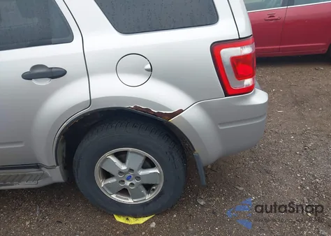 2010 Ford Escape Xlt из США, поврежденный, VIN 1FMCU9DG5AKB16731